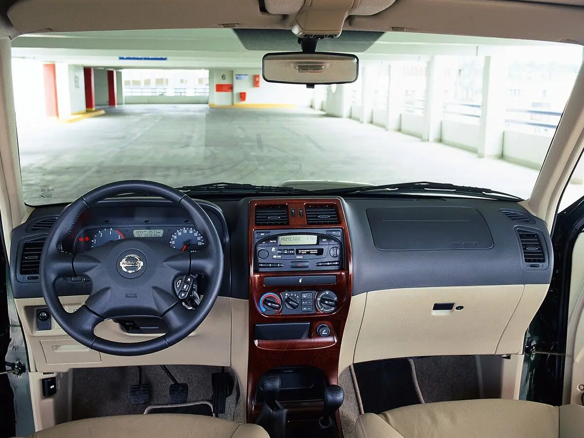 Nissan Terrano II Рестайлинг 2 Внедорожник 3 дв. — сүрөт 7