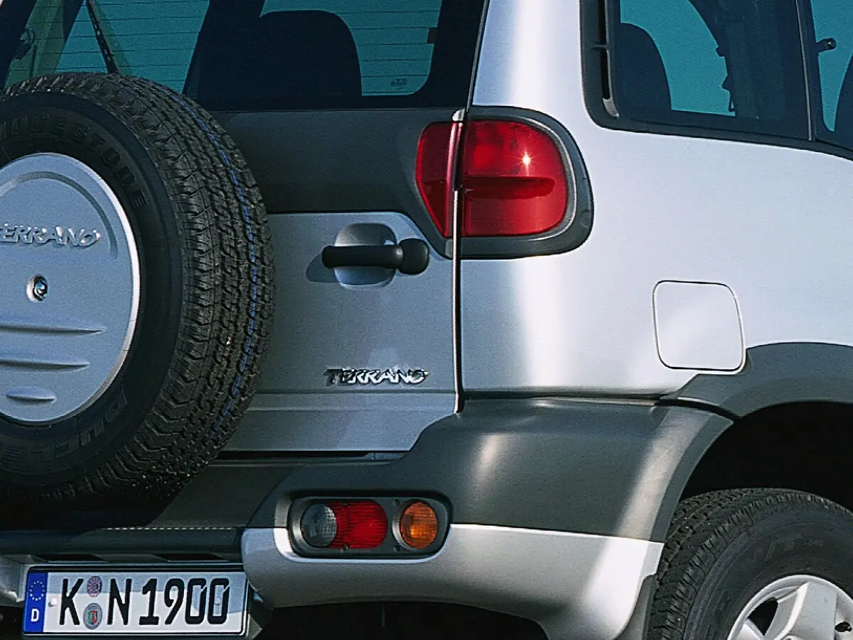 Nissan Terrano II Рестайлинг 2 Внедорожник 3 дв. — сүрөт 12