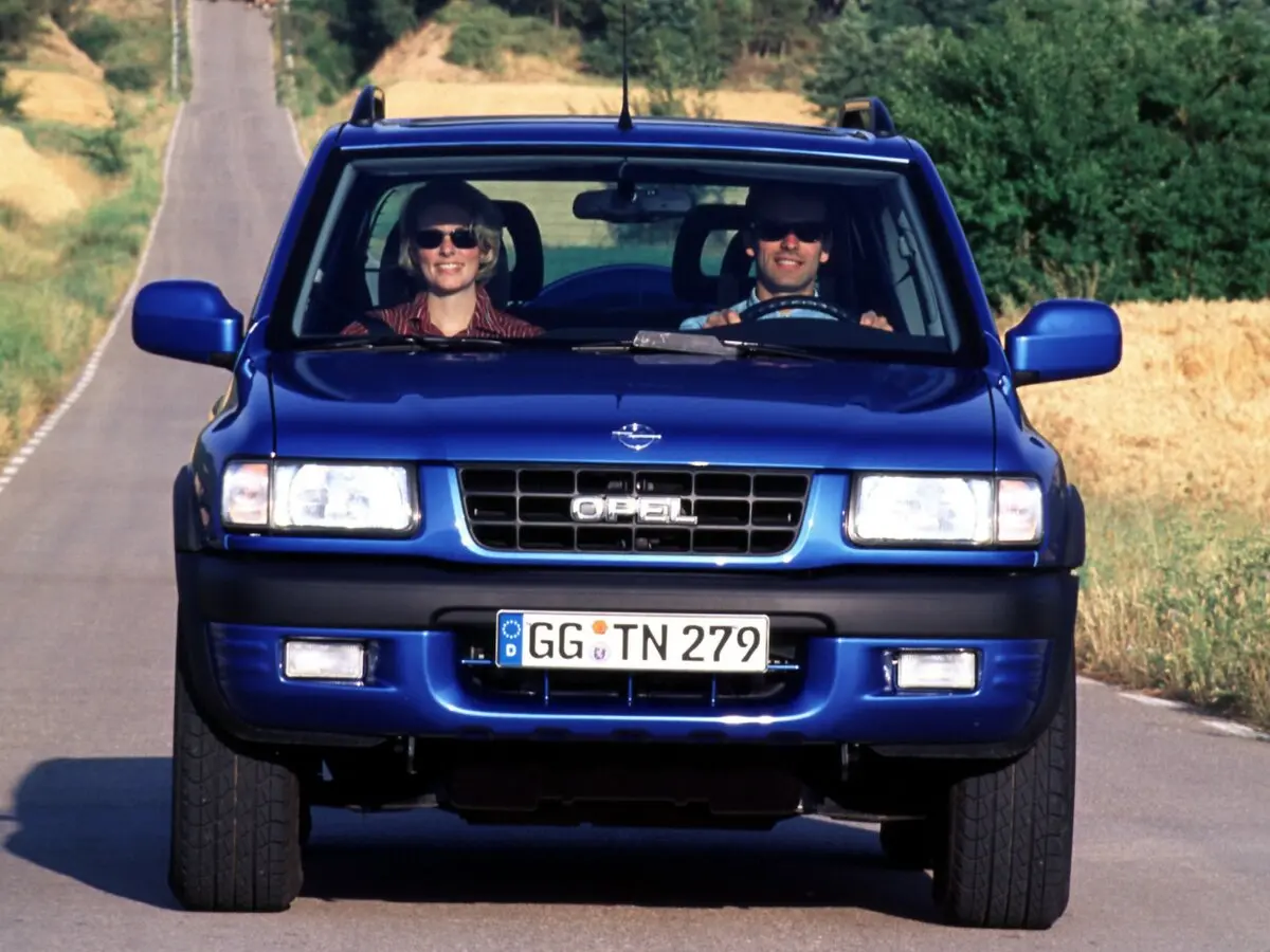 Opel Frontera B Внедорожник 3 дв. — фото 3