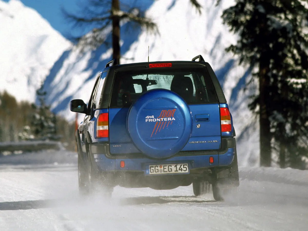 Opel Frontera B Внедорожник 3 дв. — фото 4