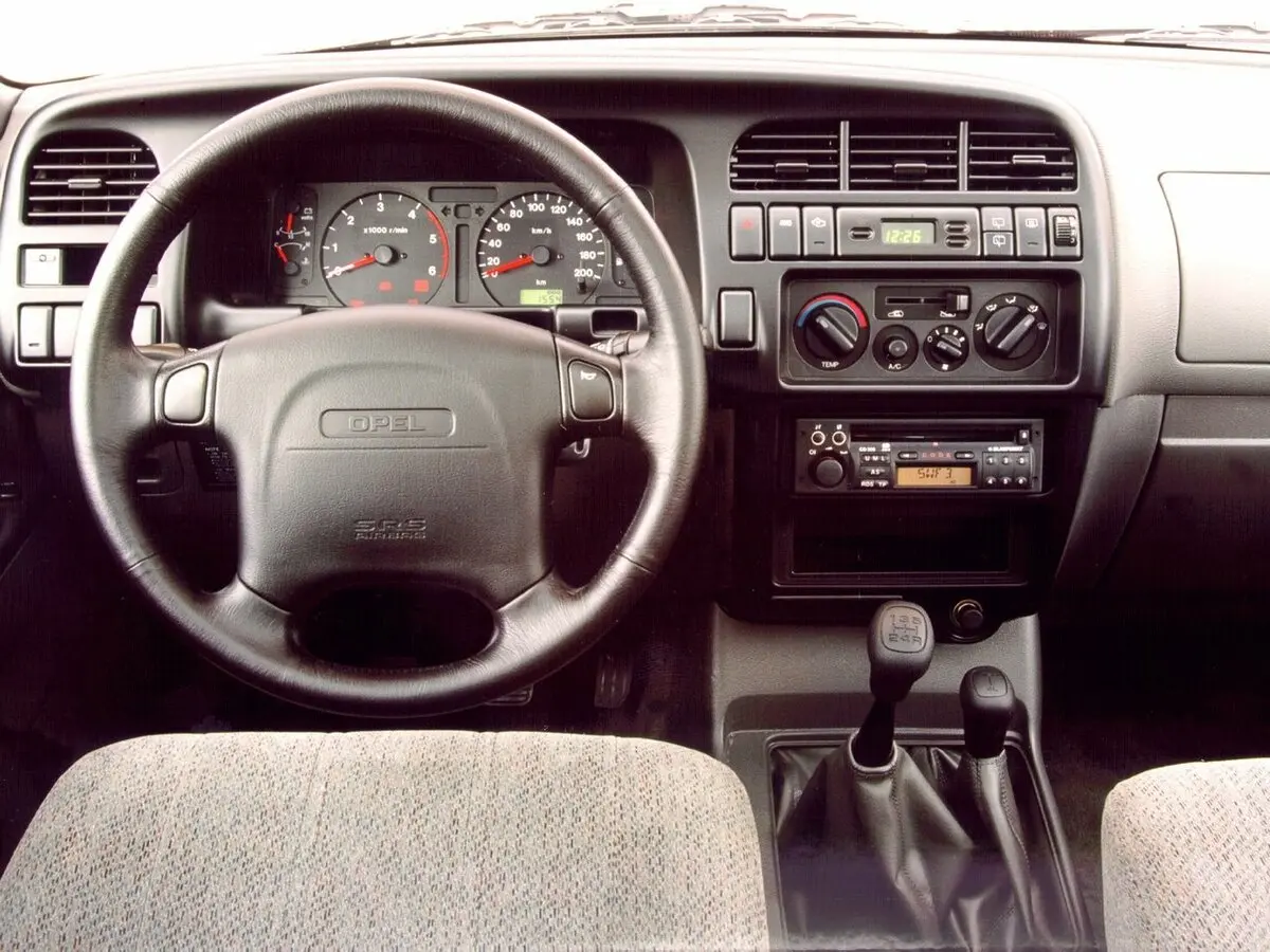 Opel Monterey A Внедорожник 3 дв. — фото 6