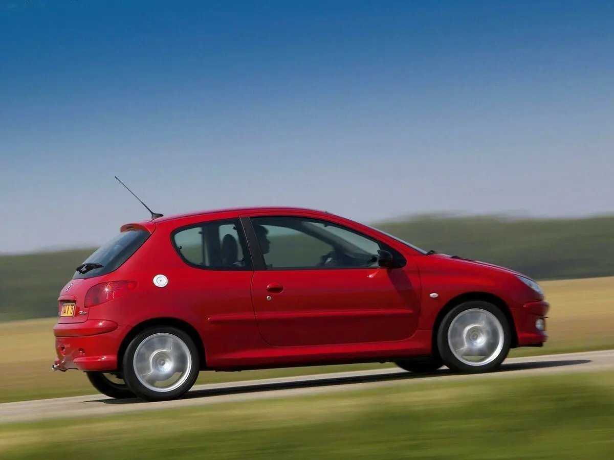 Peugeot 206 1998 – 2012 Хэтчбек 3 дв. — сүрөт 2