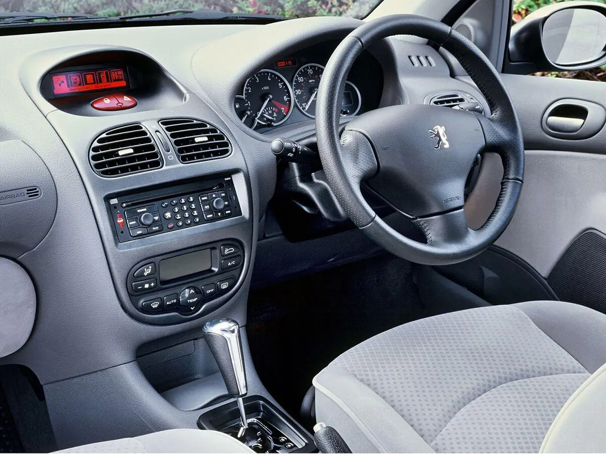 Peugeot 206 1998 – 2012 Хэтчбек 3 дв. — сүрөт 7