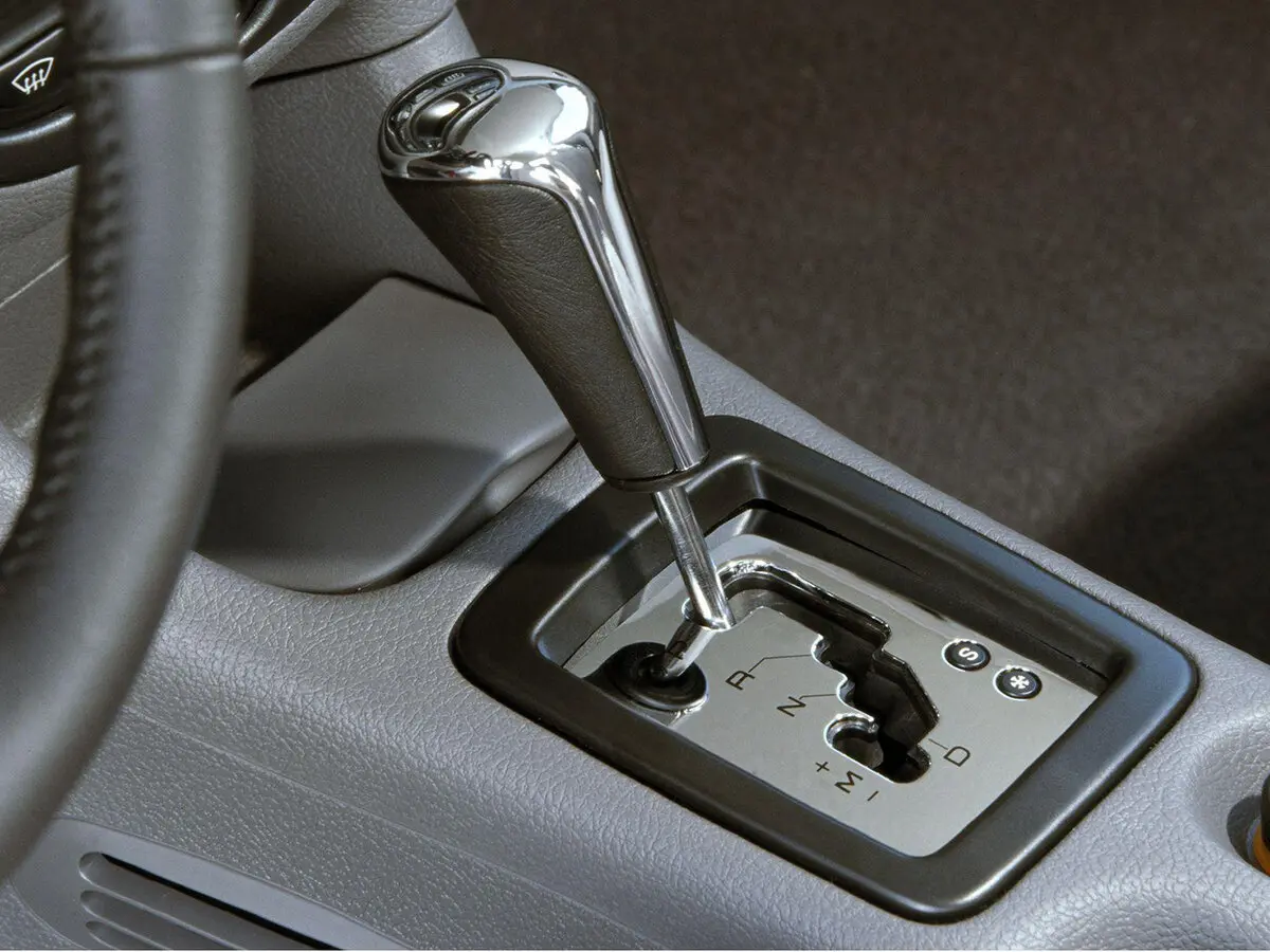 Peugeot 206 1998 – 2012 Хэтчбек 3 дв. — сүрөт 11