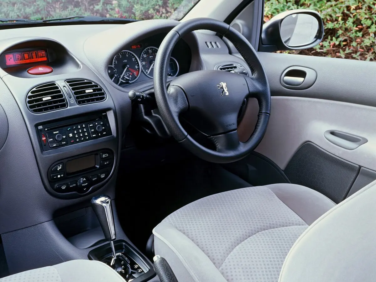 Peugeot 206 1998 – 2012 Хэтчбек 5 дв. — сүрөт 5