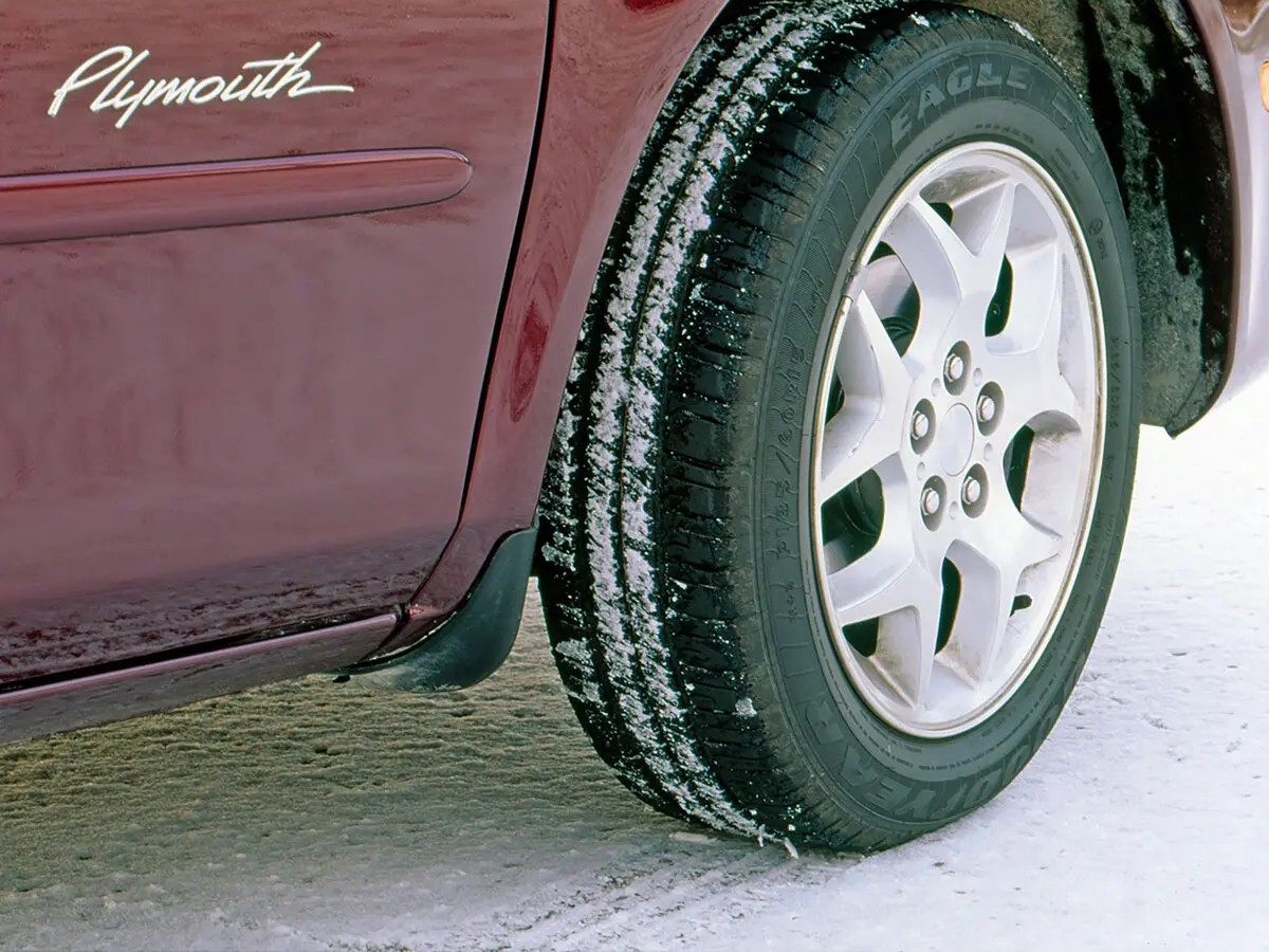Plymouth Neon 1993 – 2001 Седан — photo 5