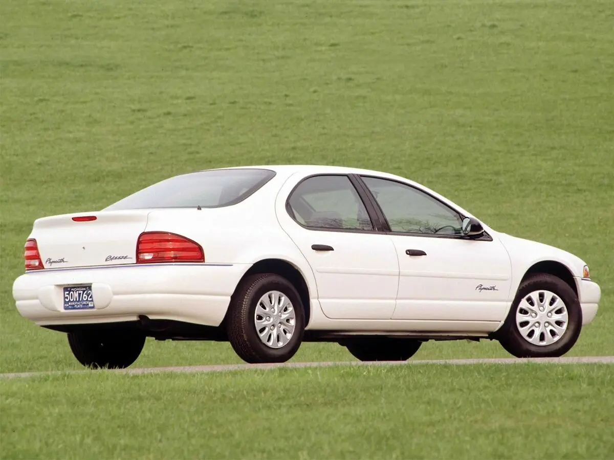Plymouth Breeze 1995 – 2000 Седан — 照片 3