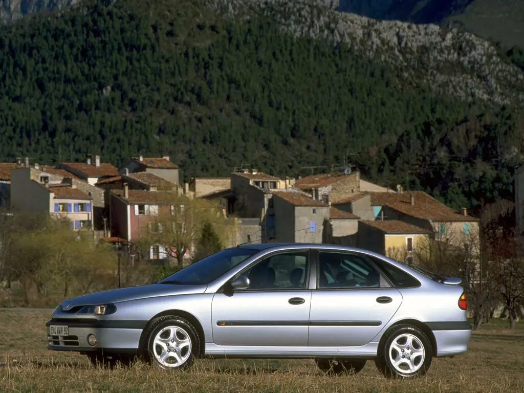 Renault Laguna I Лифтбек — сүрөт 3