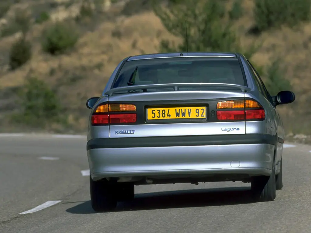 Renault Laguna I Лифтбек — сүрөт 5