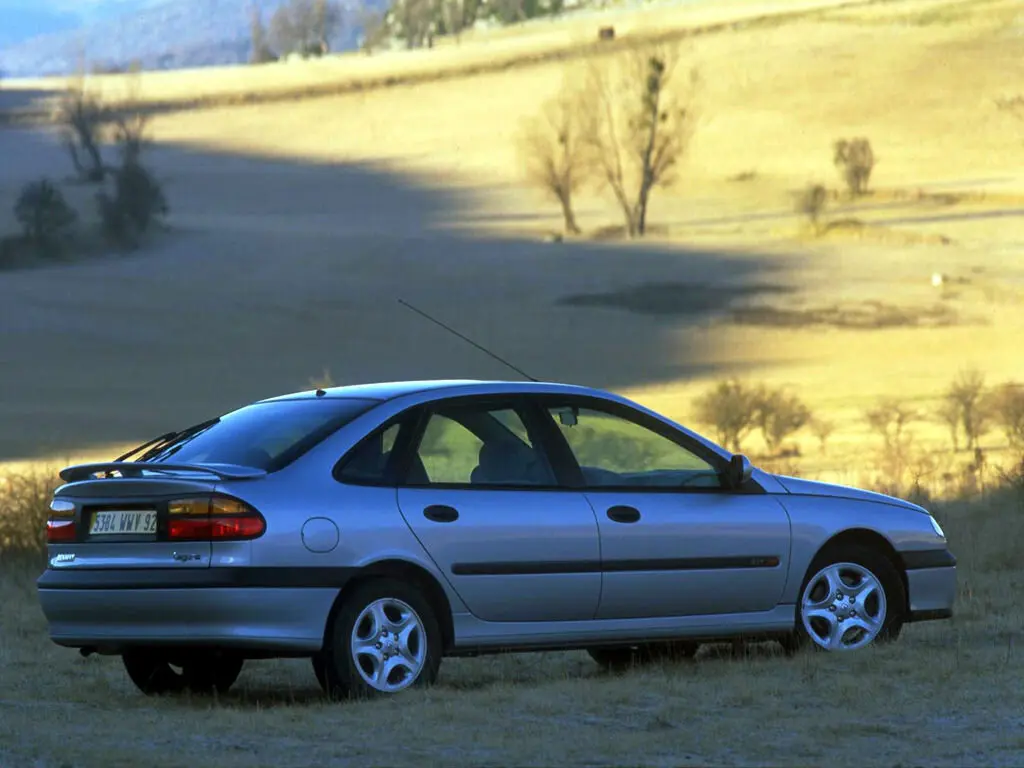 Renault Laguna I Лифтбек — сүрөт 6