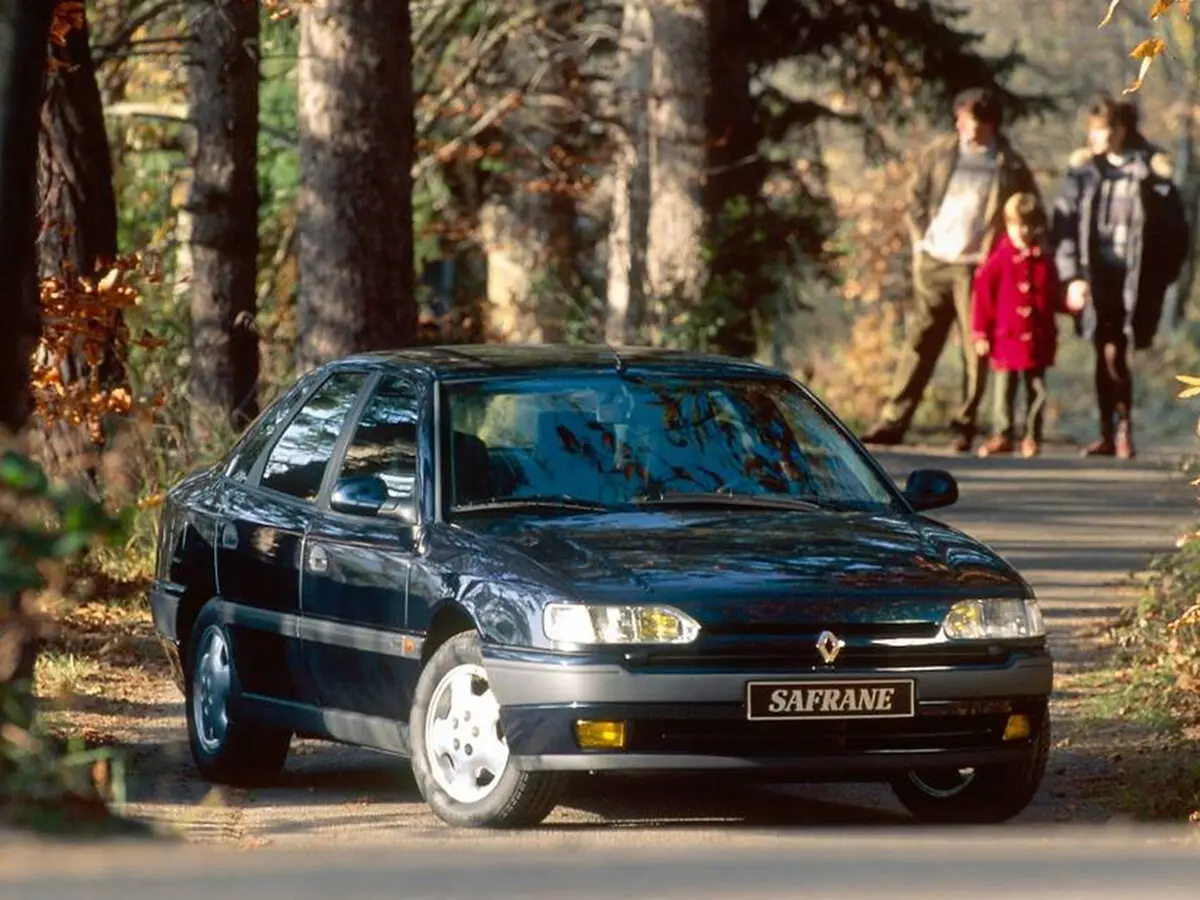 Renault Safrane I Лифтбек — 照片 4
