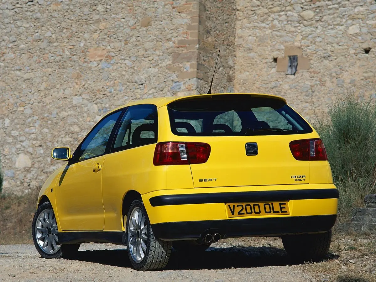 SEAT Ibiza II Рестайлинг Хэтчбек 3 дв. — 照片 3