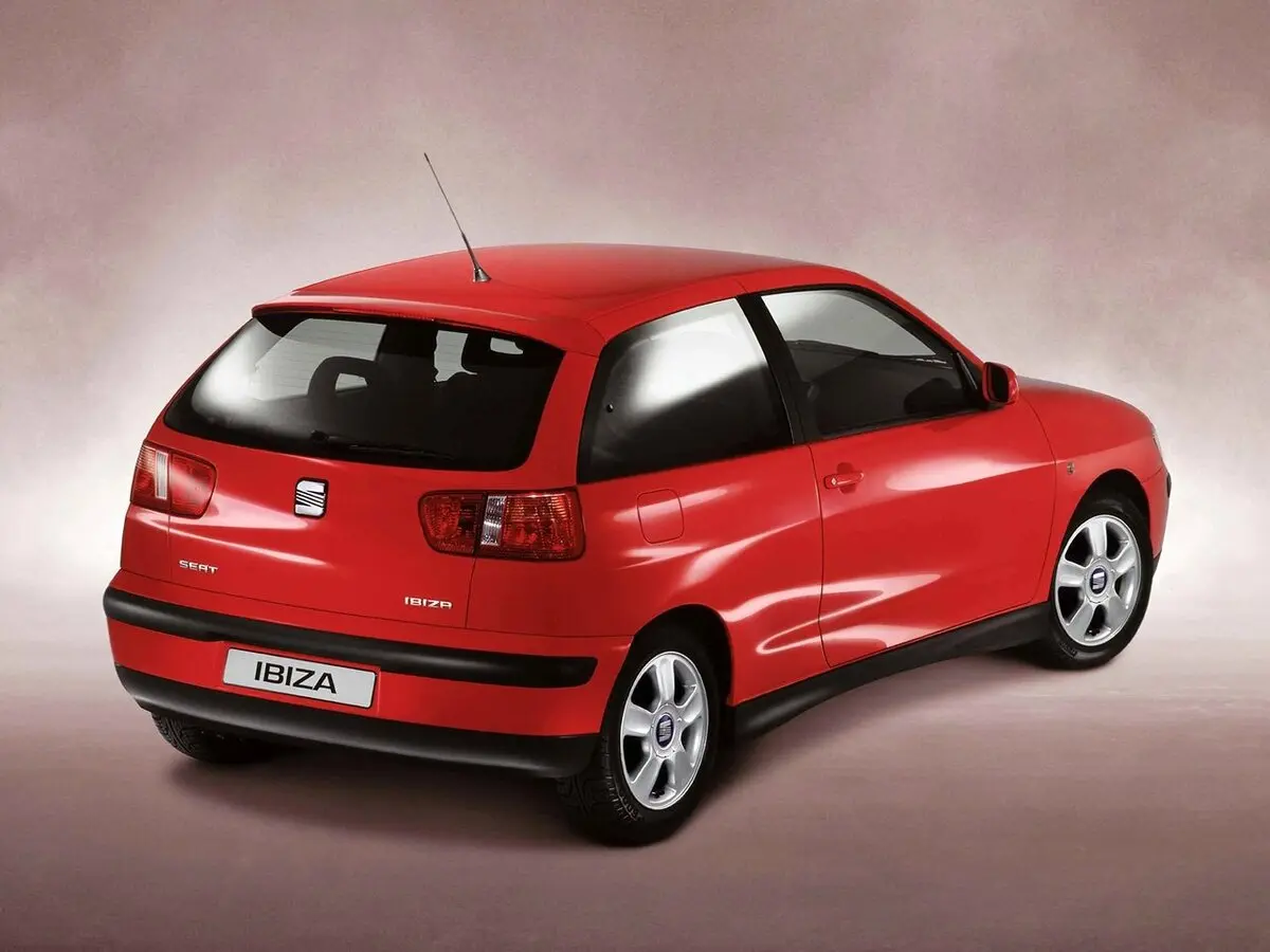 SEAT Ibiza II Рестайлинг Хэтчбек 3 дв. — 照片 4