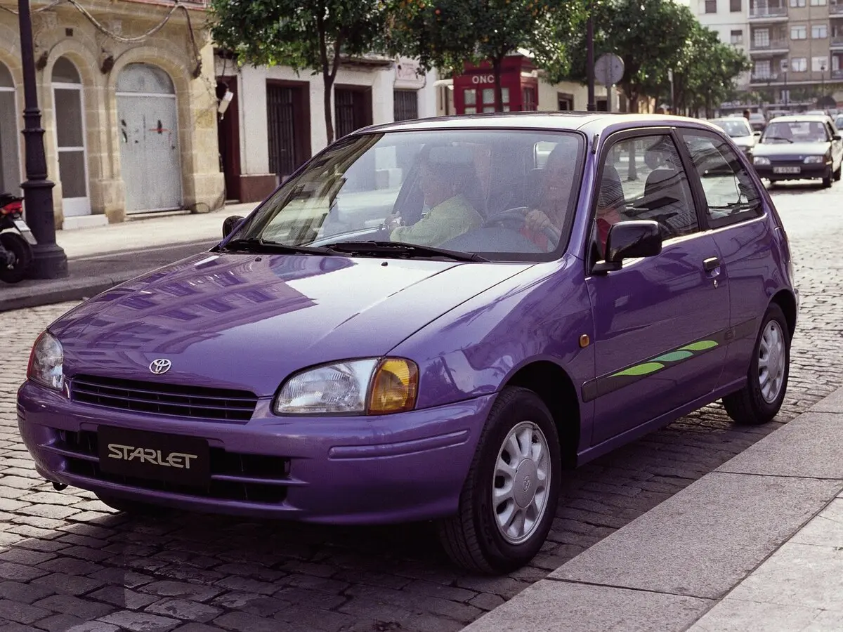 Toyota Starlet V (P90) Хэтчбек 3 дв. — сүрөт 2