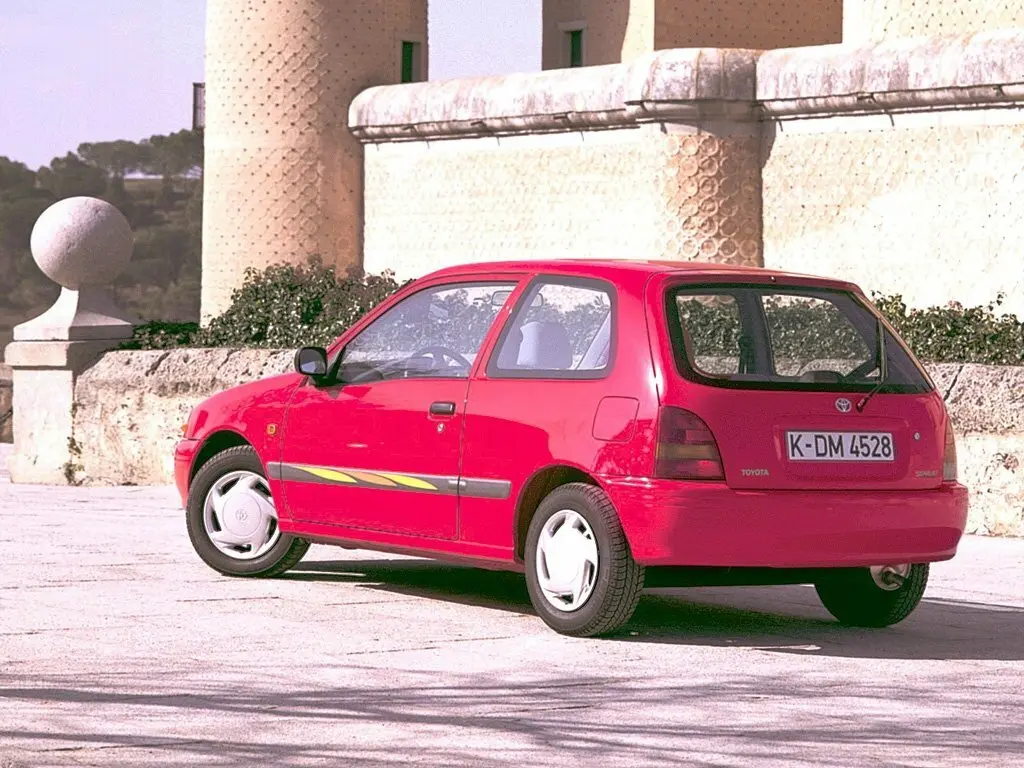 Toyota Starlet V (P90) Хэтчбек 3 дв. — сүрөт 3