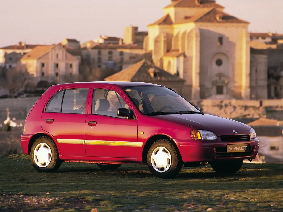 Toyota Starlet V (P90) Хэтчбек 5 дв.