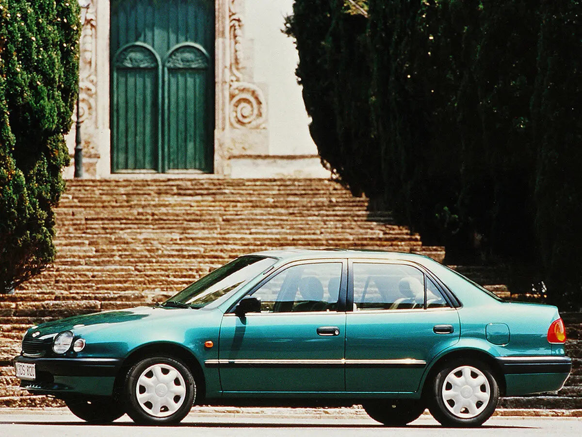 Toyota Corolla VIII (E110) Седан — фото 3