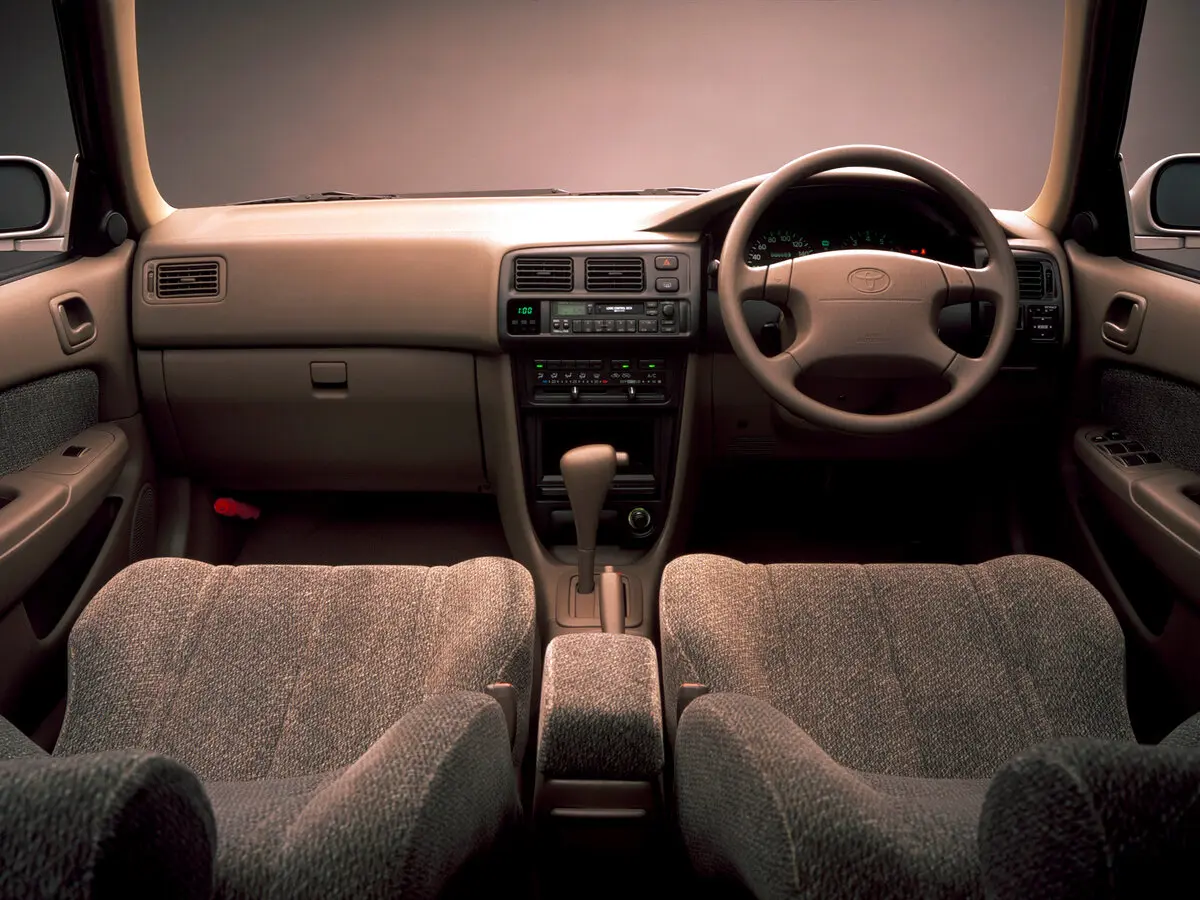 Toyota Corolla VIII (E110) Седан — фото 5