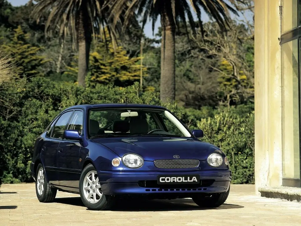 Toyota Corolla VIII (E110) Лифтбек
