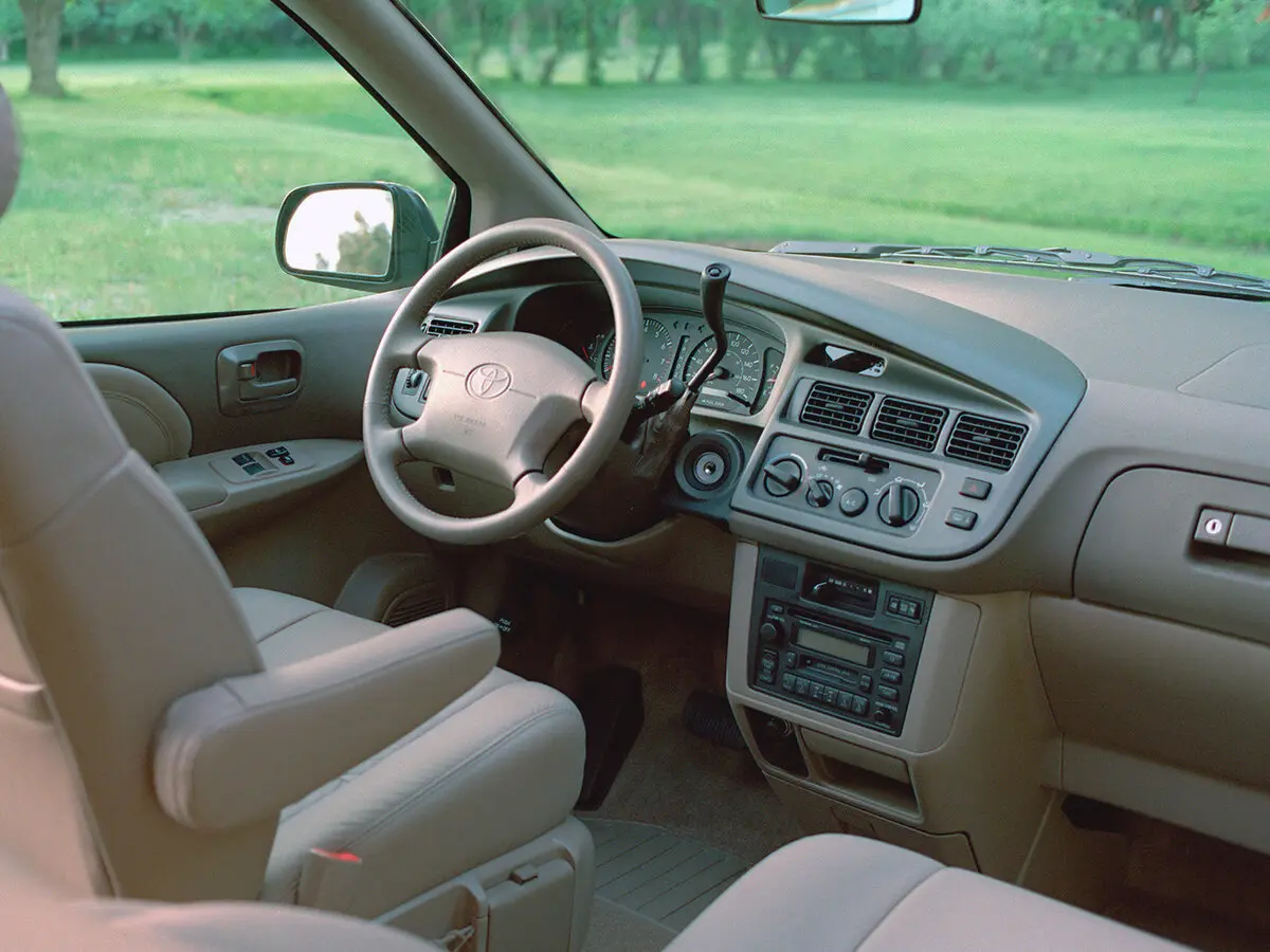 Toyota Sienna I Минивэн — фото 4
