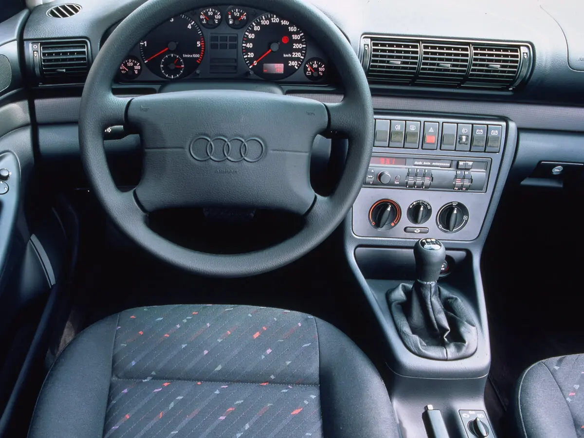 Audi A4 I (B5) Универсал 5 дв. — photo 6