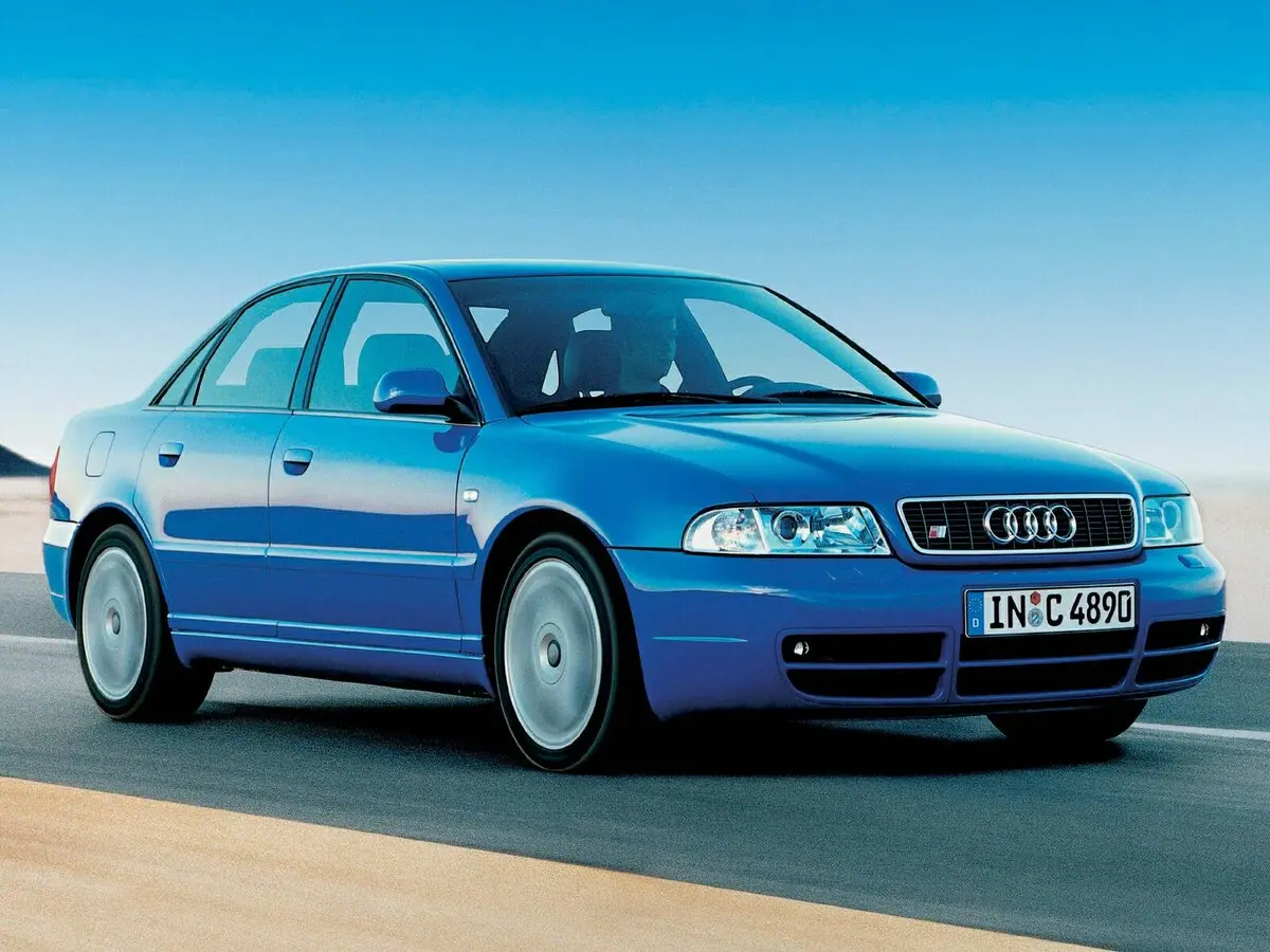 Audi S4 I (B5) Седан