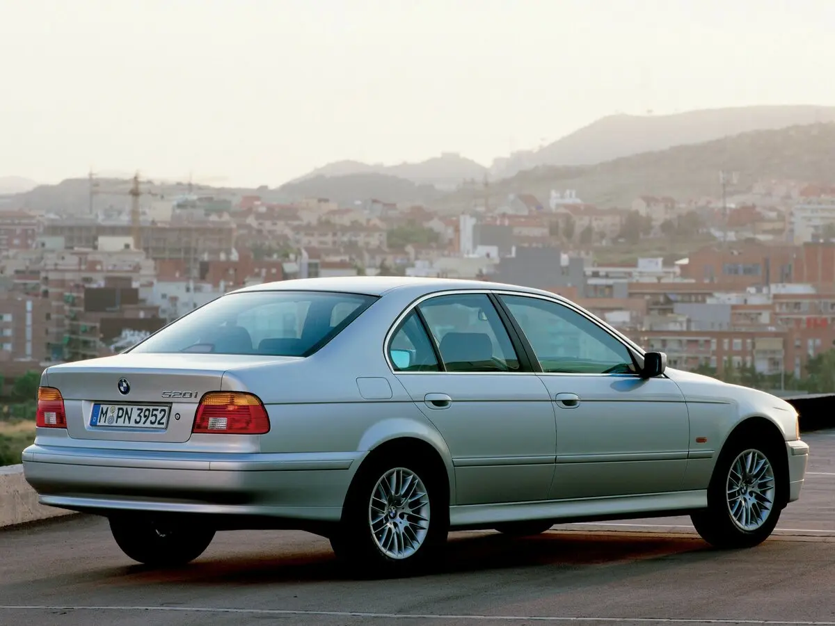 BMW 5 серии IV (E39) Рестайлинг Седан — фото 5