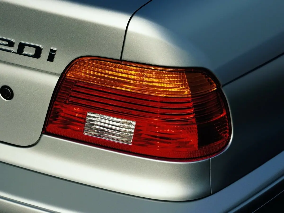 BMW 5 серии IV (E39) Рестайлинг Седан — фото 9