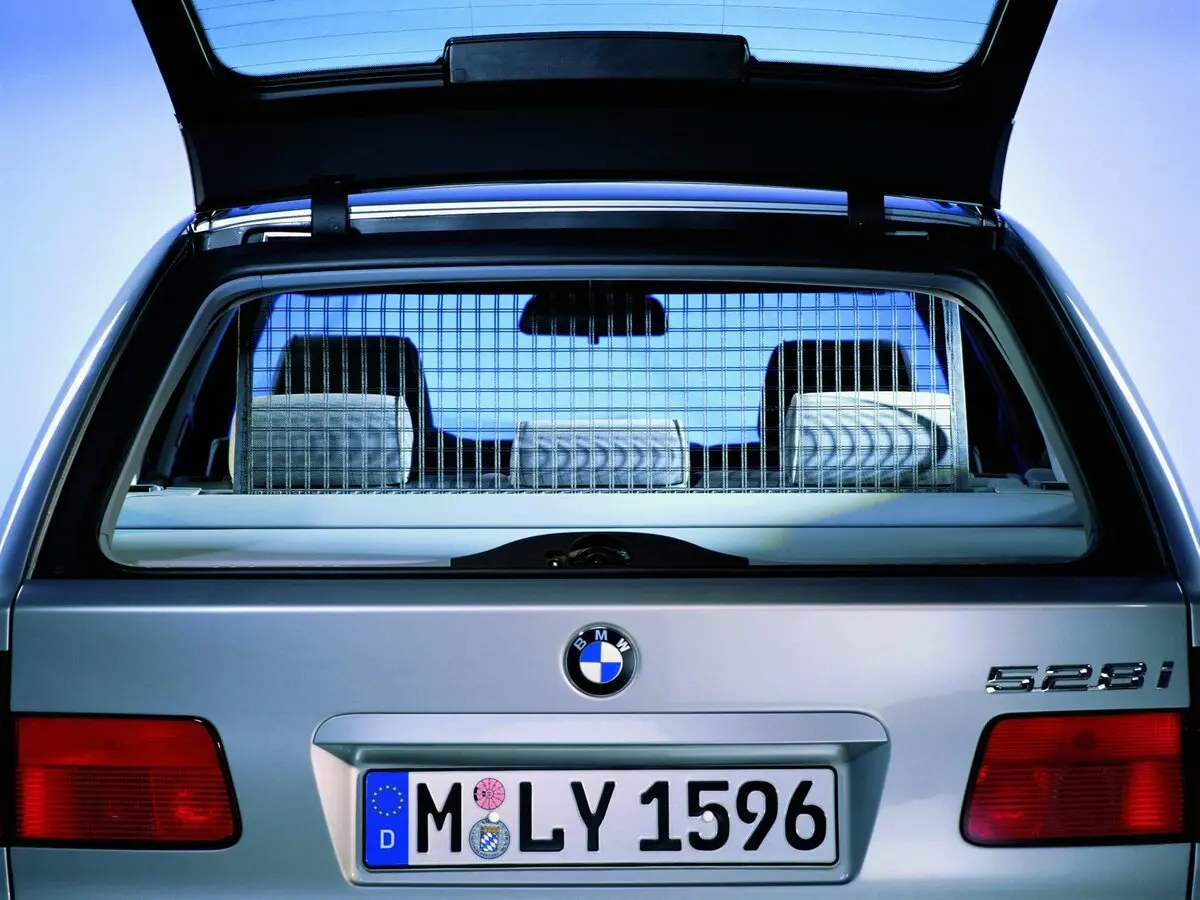 BMW 5 серии IV (E39) Универсал 5 дв. — фото 10