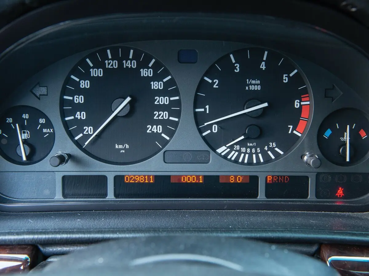 BMW 7 серии III (E38) Седан — photo 6