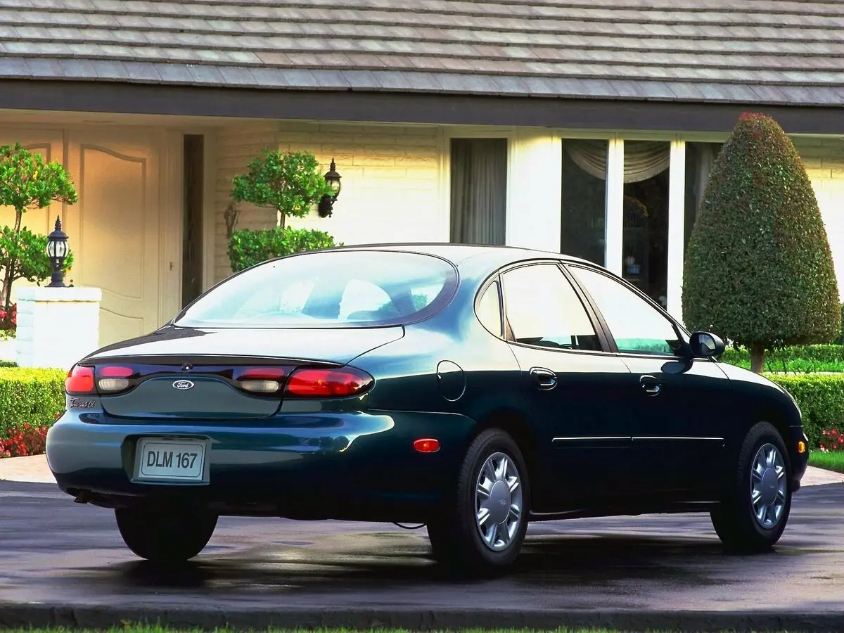 Ford Taurus III Седан — 照片 6