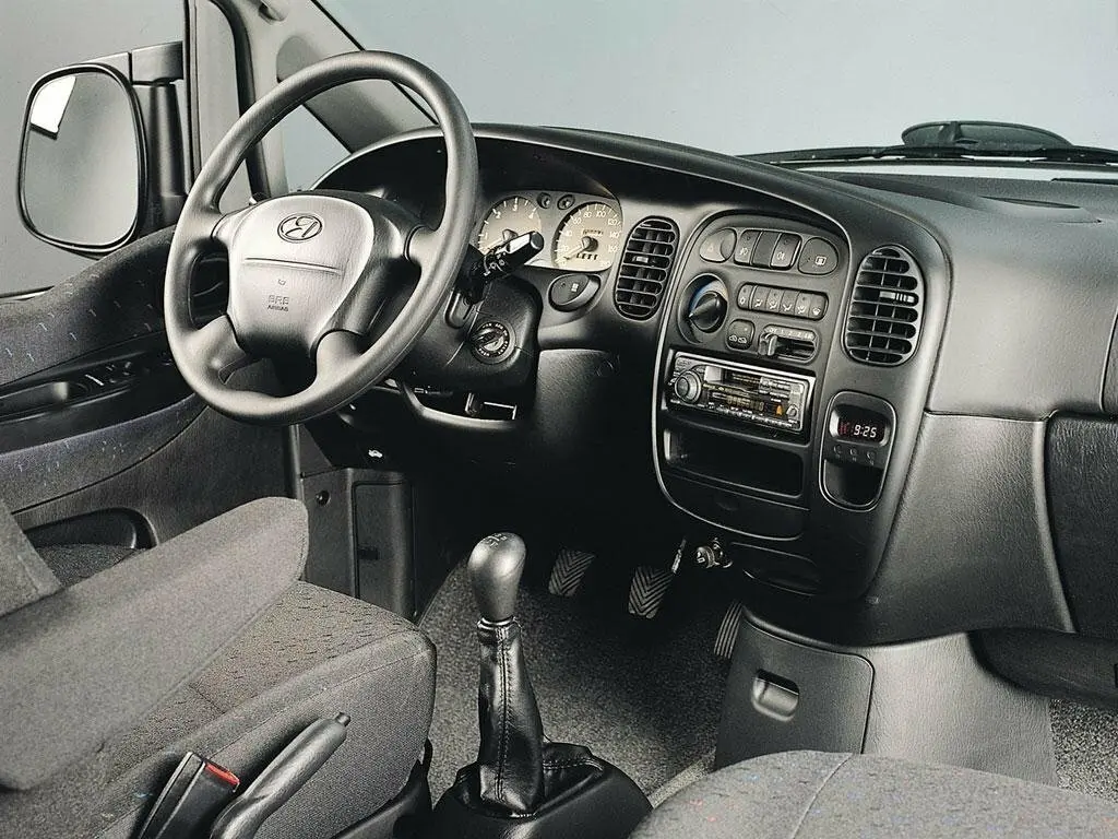 Hyundai H-1 I Минивэн — фото 5