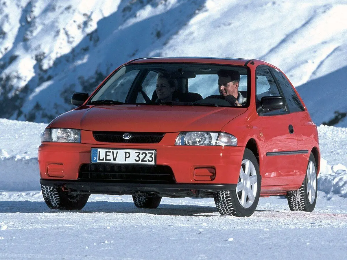 Mazda 323 VI (BJ) Хэтчбек 3 дв. — фото 2