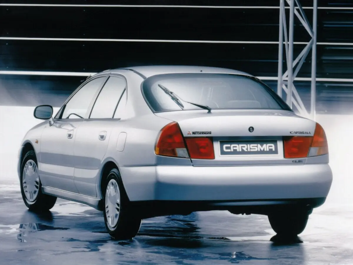 Mitsubishi Carisma I Лифтбек — сүрөт 4