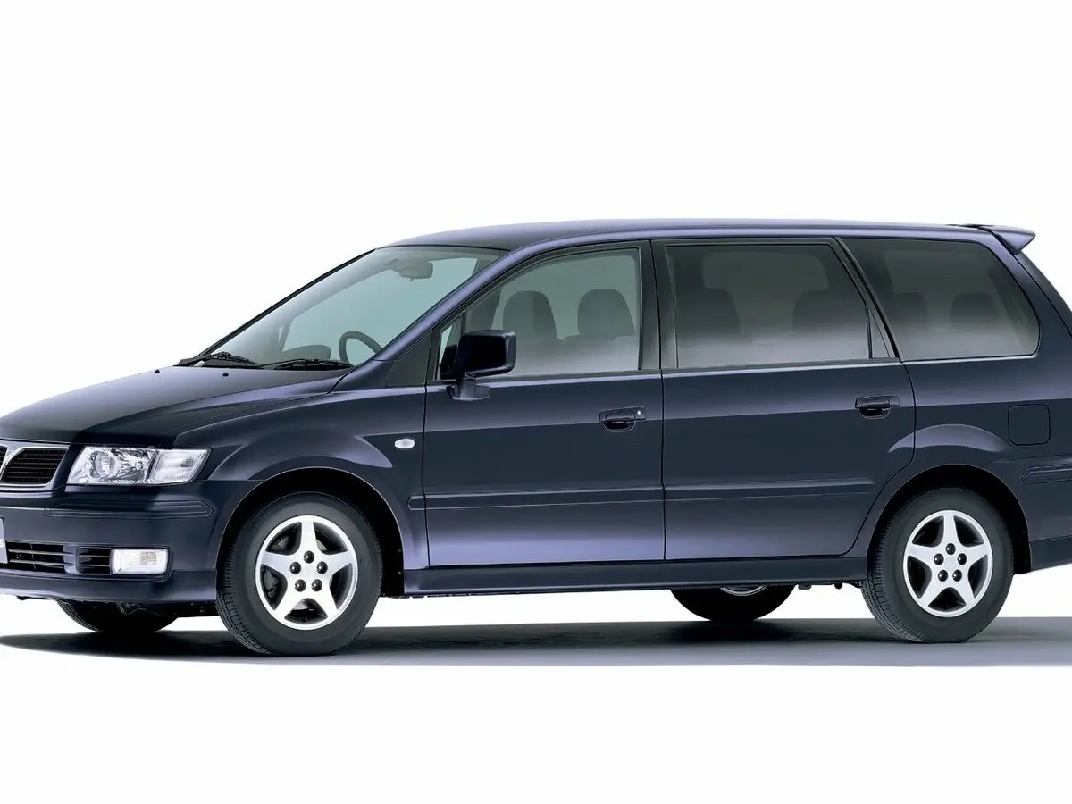 Mitsubishi Chariot III Компактвэн — 照片 2