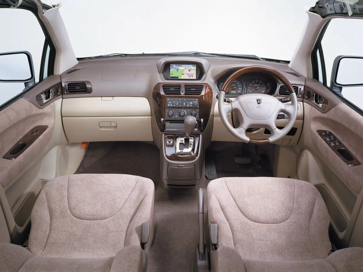 Mitsubishi Chariot III Компактвэн — 照片 4