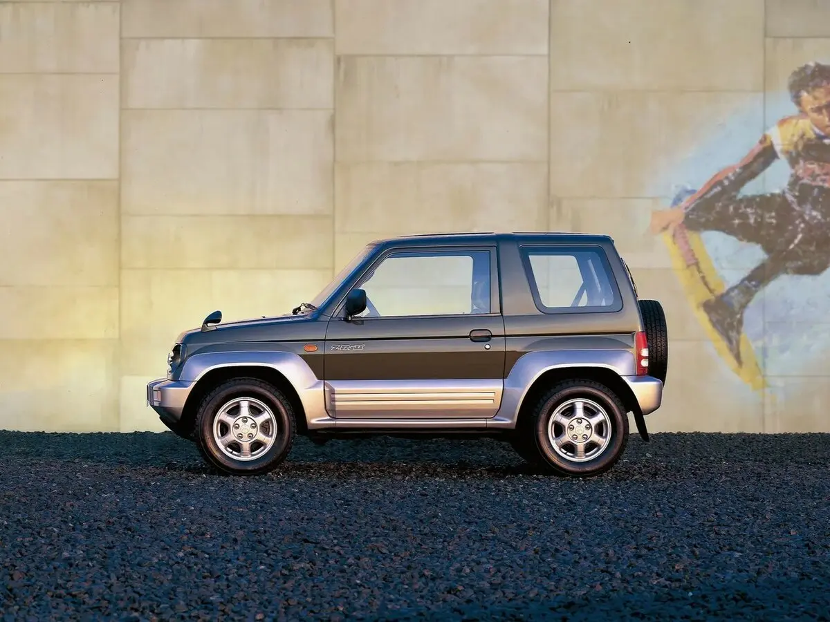 Mitsubishi Pajero Junior 1995 – 1998 Внедорожник 3 дв. — сүрөт 2