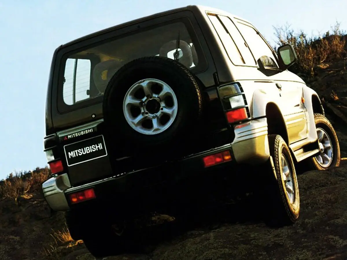 Mitsubishi Pajero II Внедорожник 3 дв. — 照片 4