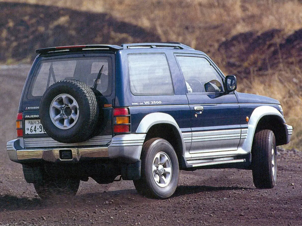 Mitsubishi Pajero II Внедорожник 3 дв. — 照片 5