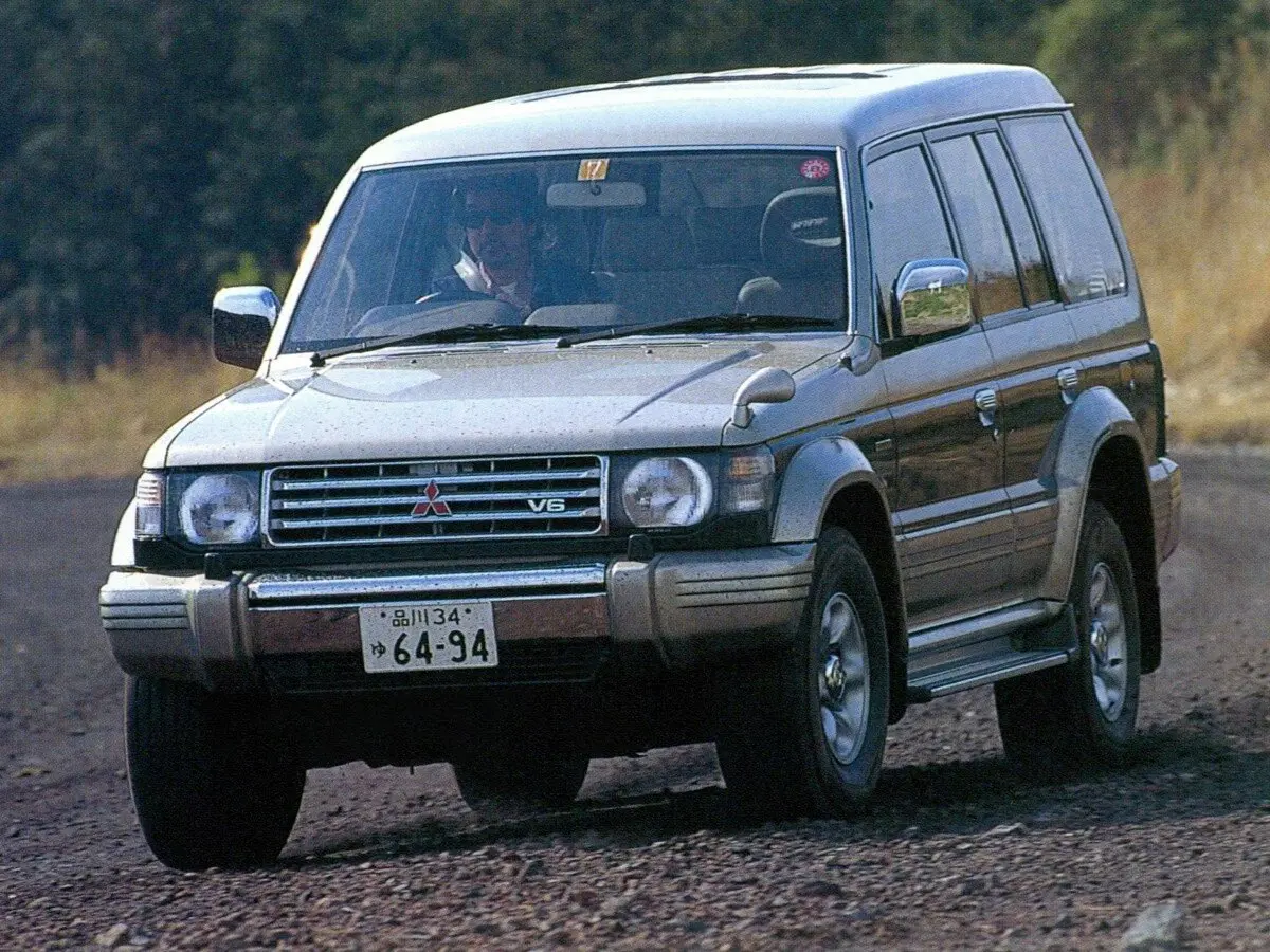 Mitsubishi Pajero II Внедорожник 5 дв. — photo 3