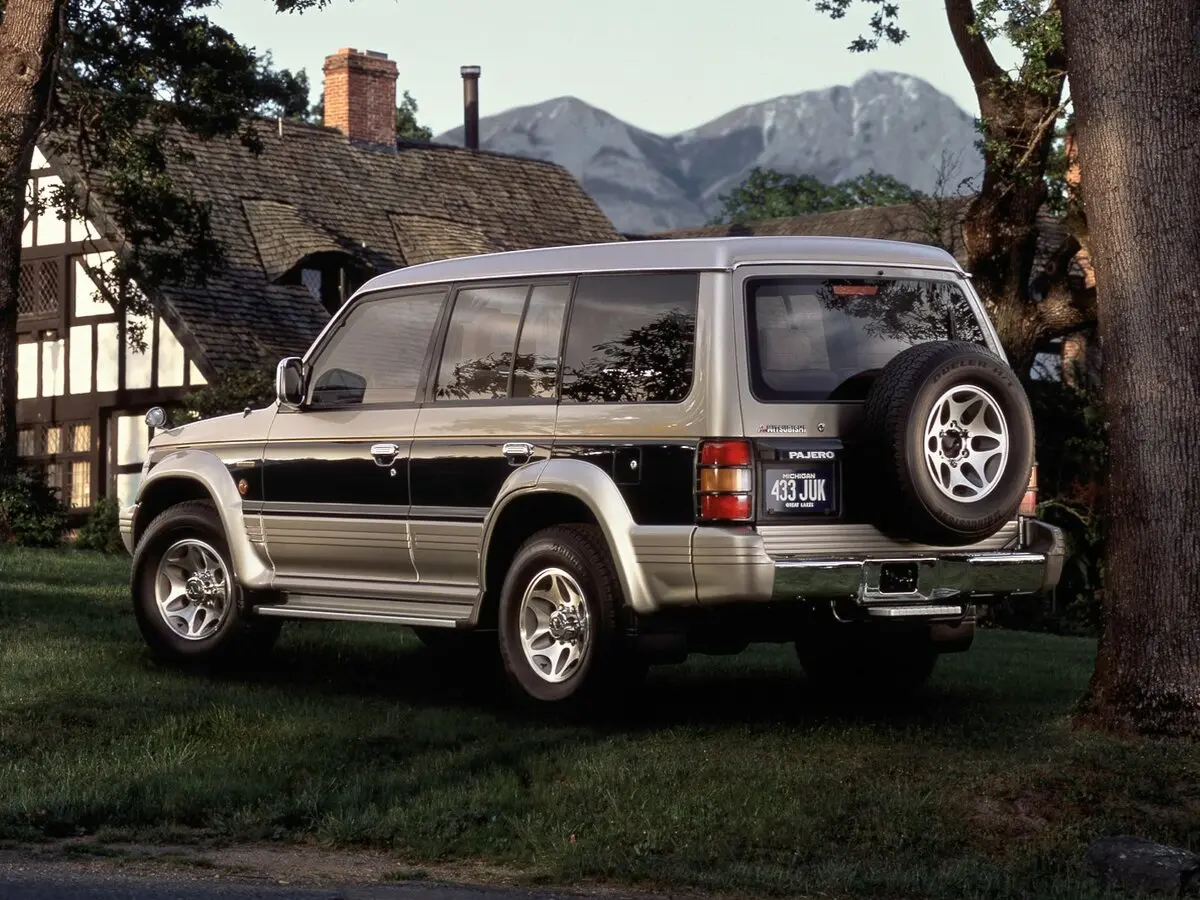 Mitsubishi Pajero II Внедорожник 5 дв. — photo 4