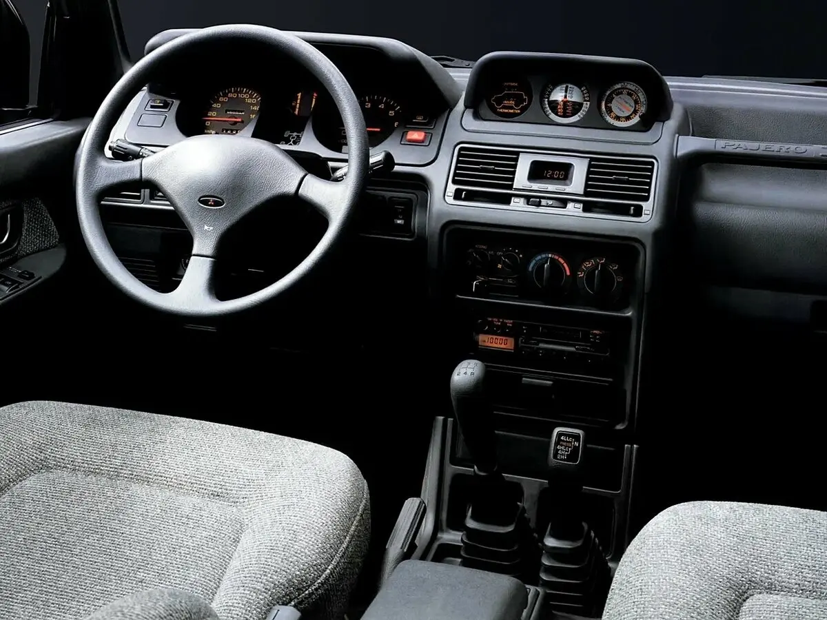 Mitsubishi Pajero II Внедорожник 5 дв. — photo 6
