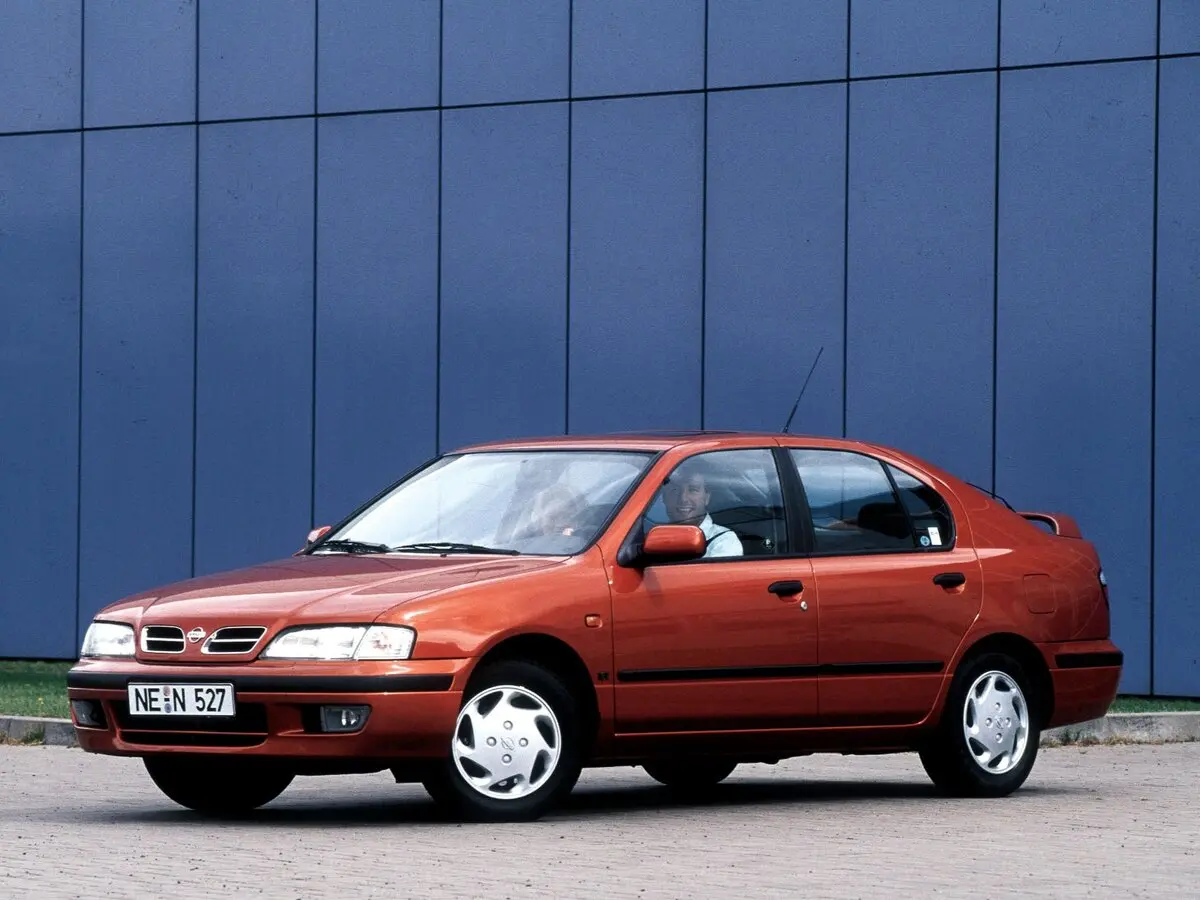 Nissan Primera II (P11) Лифтбек