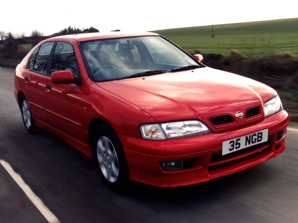Nissan Primera II (P11) Лифтбек — фото 2