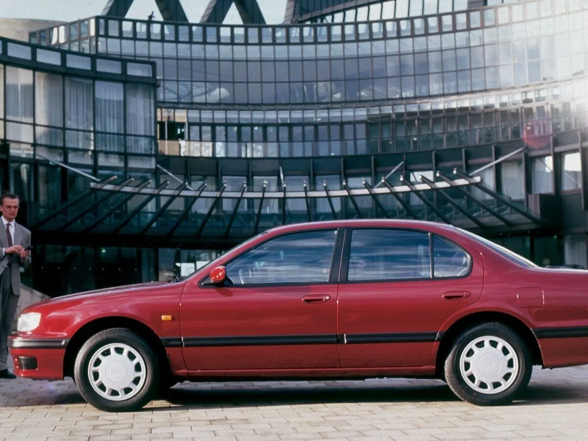 Nissan Maxima IV (A32) Седан — сүрөт 2
