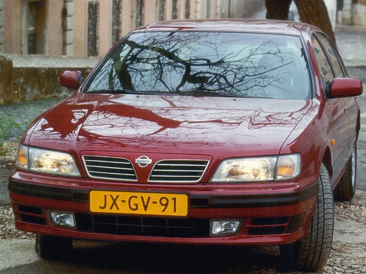 Nissan Maxima IV (A32) Седан — сүрөт 3