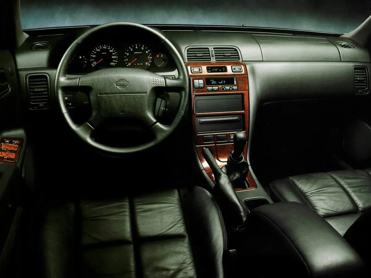 Nissan Maxima IV (A32) Седан — сүрөт 4