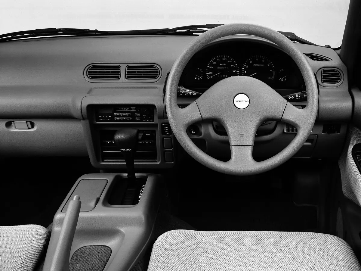 Nissan Serena I (C23) Компактвэн — фото 5