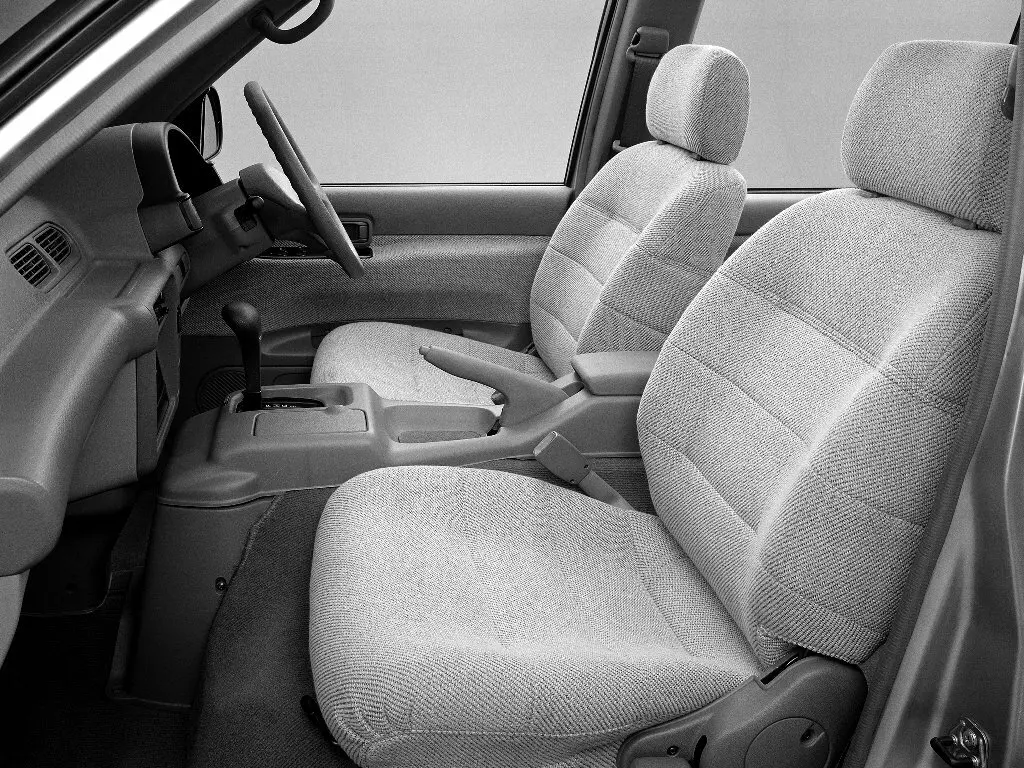 Nissan Serena I (C23) Компактвэн — фото 6