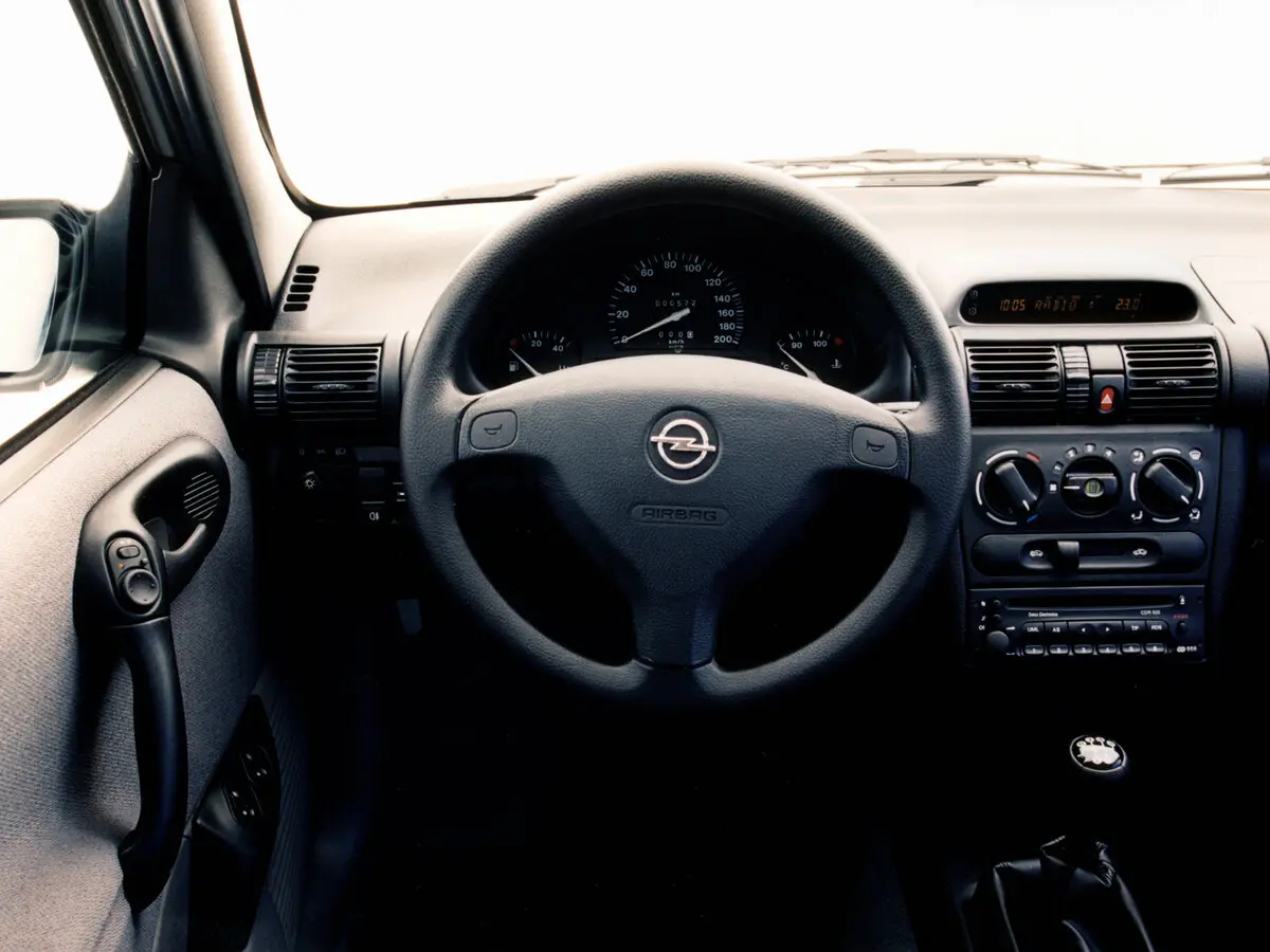 Opel Corsa B Хэтчбек 5 дв. — сүрөт 5